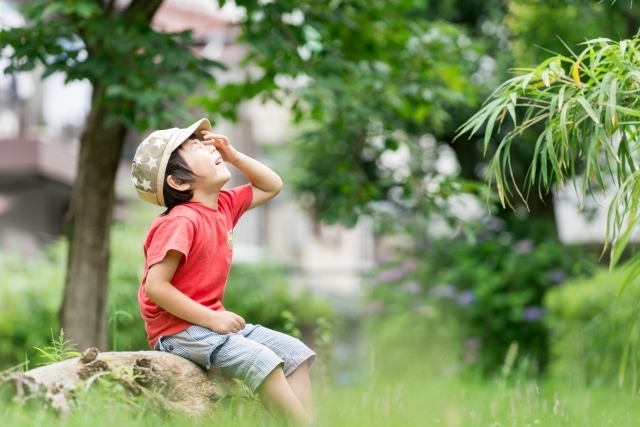 子ども　暑い　夏　対策　熱中症　屋外　