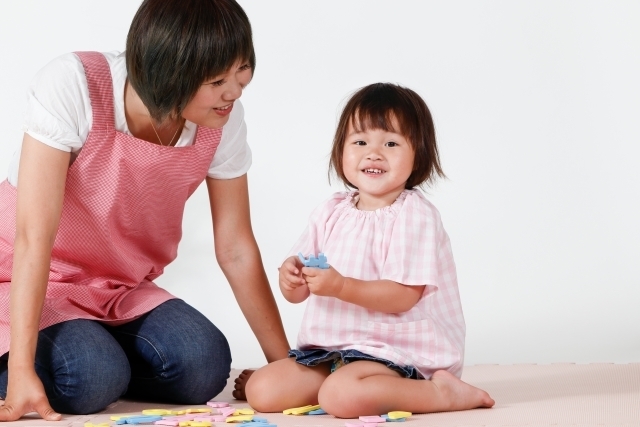 子ども 保育士 笑顔 一時保育