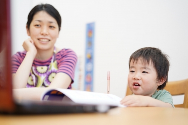 パソコン オンラインレッスン 親 子ども