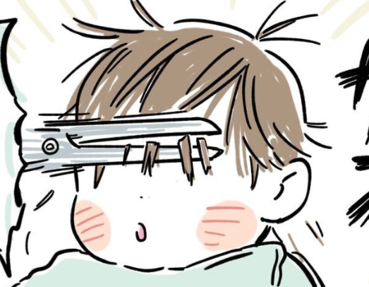 難易度高すぎ！万全の準備で挑んだ1歳の「前髪カット」。その仕上がりは果たして…