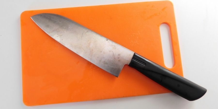 【包丁はどう捨てる？】正しく安全な捨て方とは？供養は必要？処分のタイミングや分別の方法を確認しよう