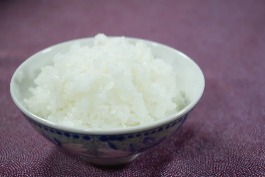 【口コミ】「炭水化物抜きダイエット」は本当に痩せる？どのくらい効果がある？やり方や注意点まとめ◎体験談や失敗談も！