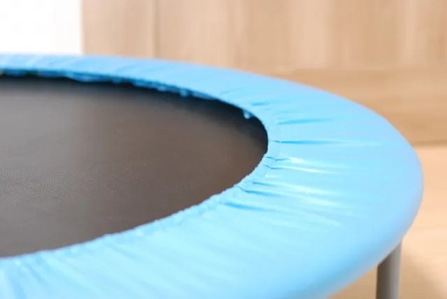 【口コミ】人気の「トランポリンダイエット」は効果がある？おすすめのやり方や効果を解説！注意点もチェックしよう